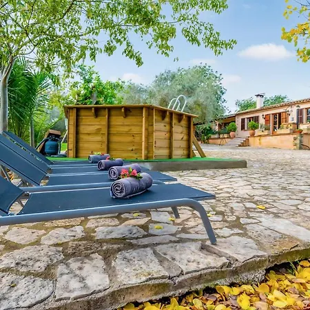 In With House A Mountain View Манакор